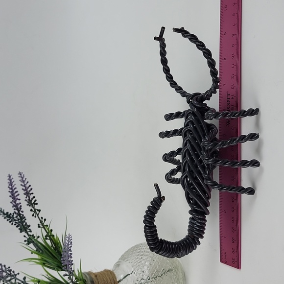 Handmade 10 Gauge Wire Wrapped Scorpion Figure - Picture 3 of 8